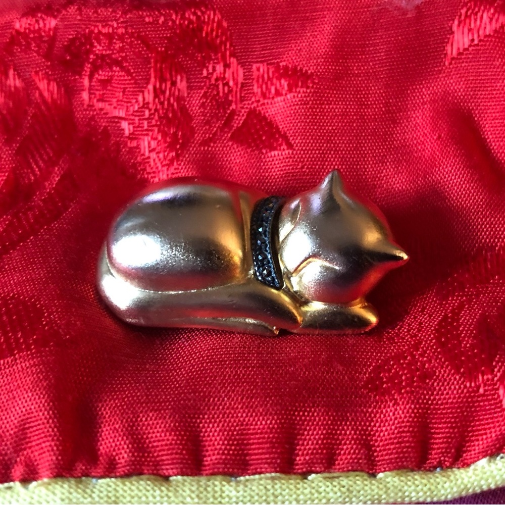 Vintage Judith Jack - Sleeping Kitty w/ Sterling Marcasite Collar…(signed)